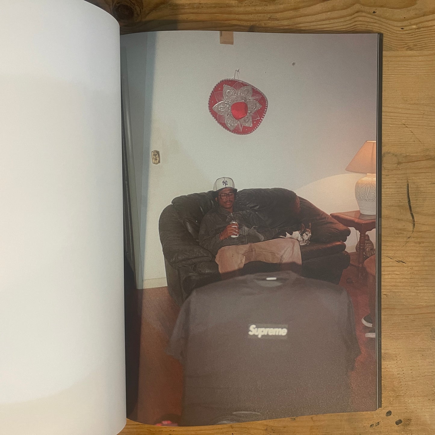 SUN DAMAGE Harmony Korine + Supreme 2021 ART BOOK / SUN DAMAGE by Harmony Korine + Supreme 2021 Art Book