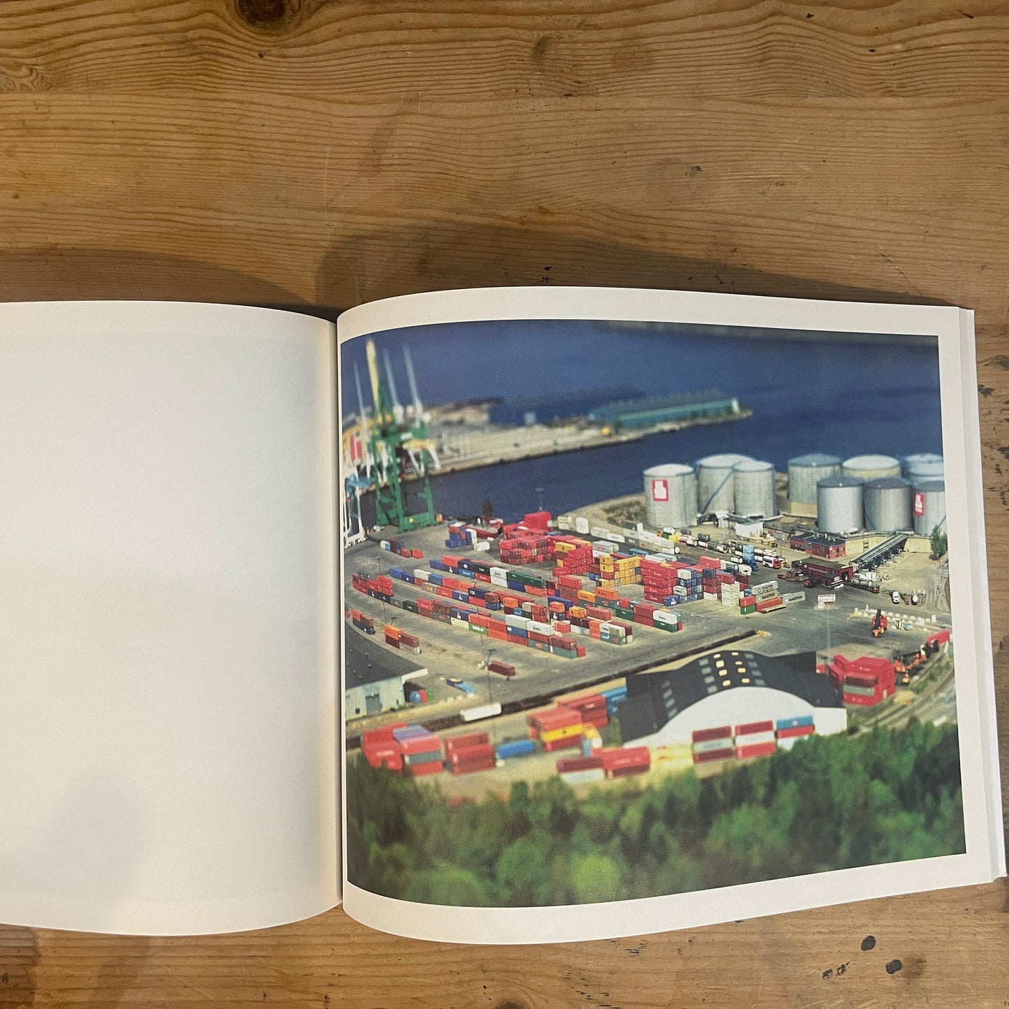 スモールプラネット 本城直季 写真集 / Small Planet: Naoki Honjo Photobook