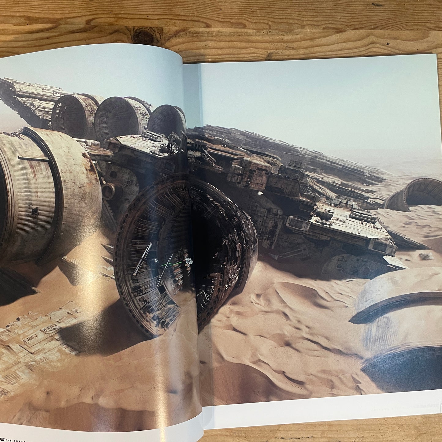 映画 スター・ウォーズ／フォースの覚醒 パンフレット / Star Wars: The Force Awakens Official Movie Pamphlet