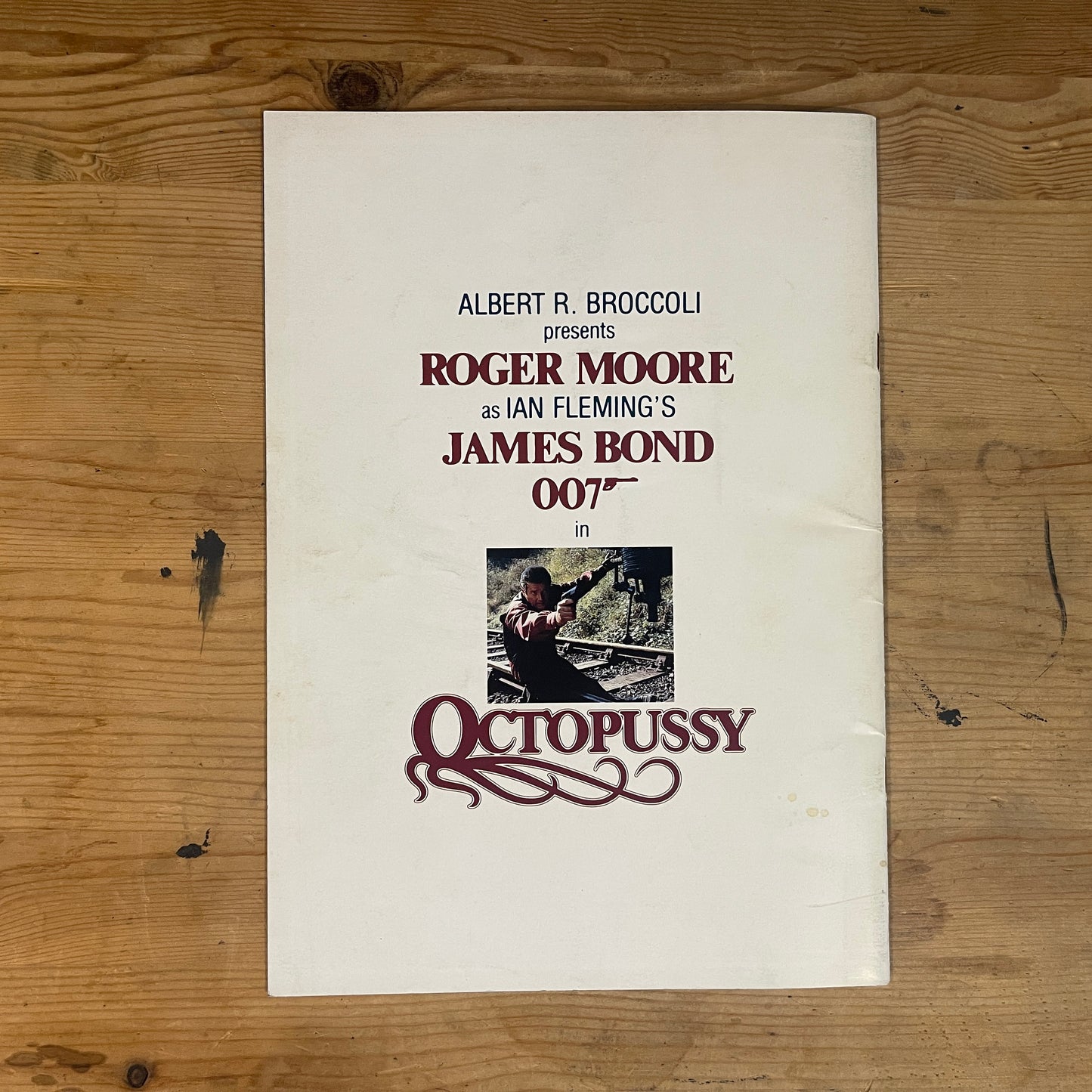映画 007 オクトパシー パンフレット / 007 Octopussy Official Movie Pamphlet