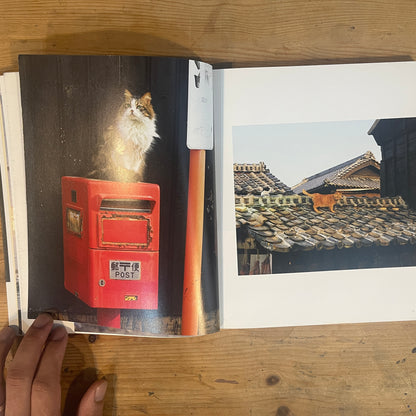 ねことじいちゃん サイン入り / Mitsuaki Iwago's "Grandpa and Cat" (Signed)